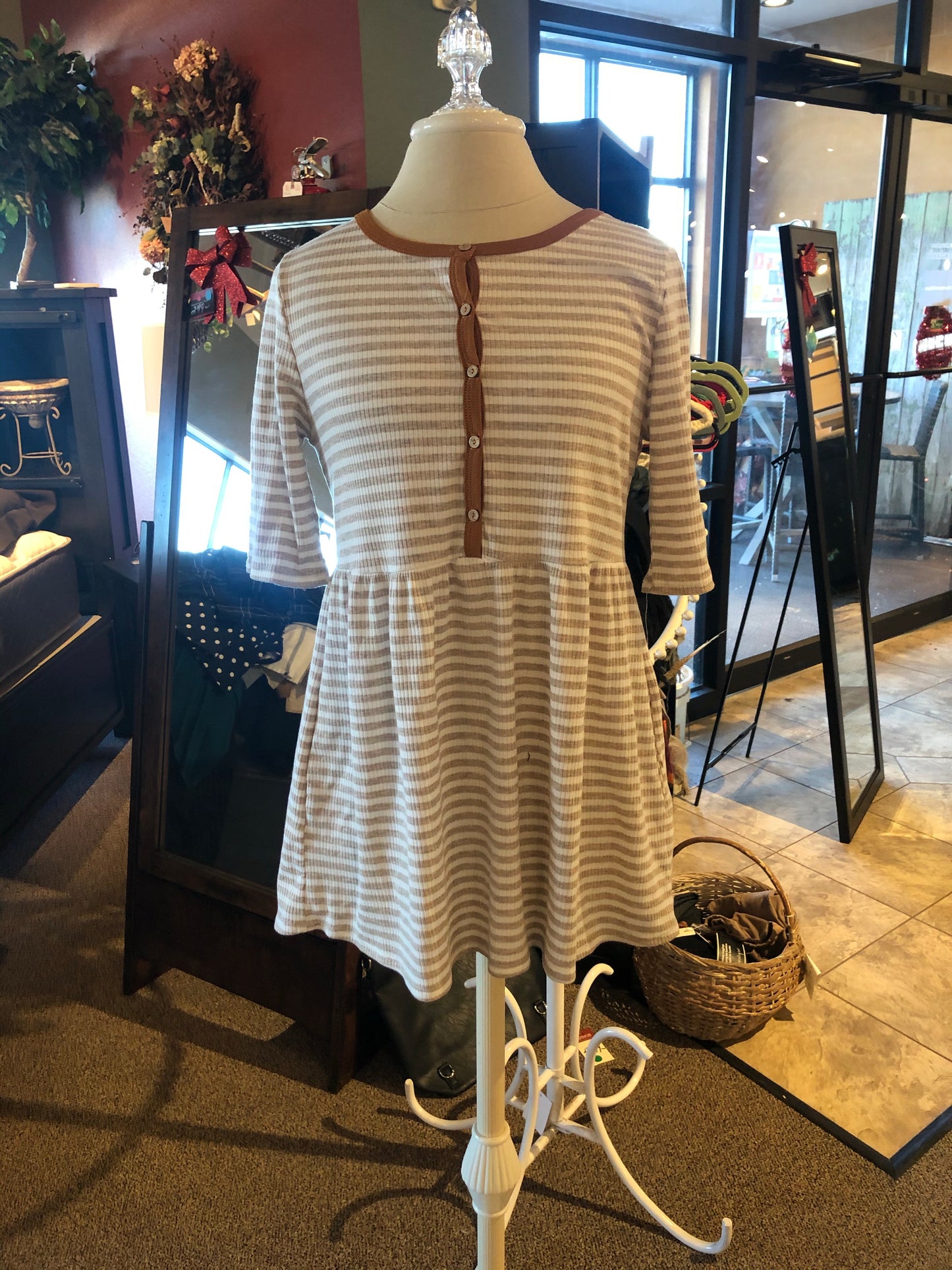 Tan fitted T-shirt