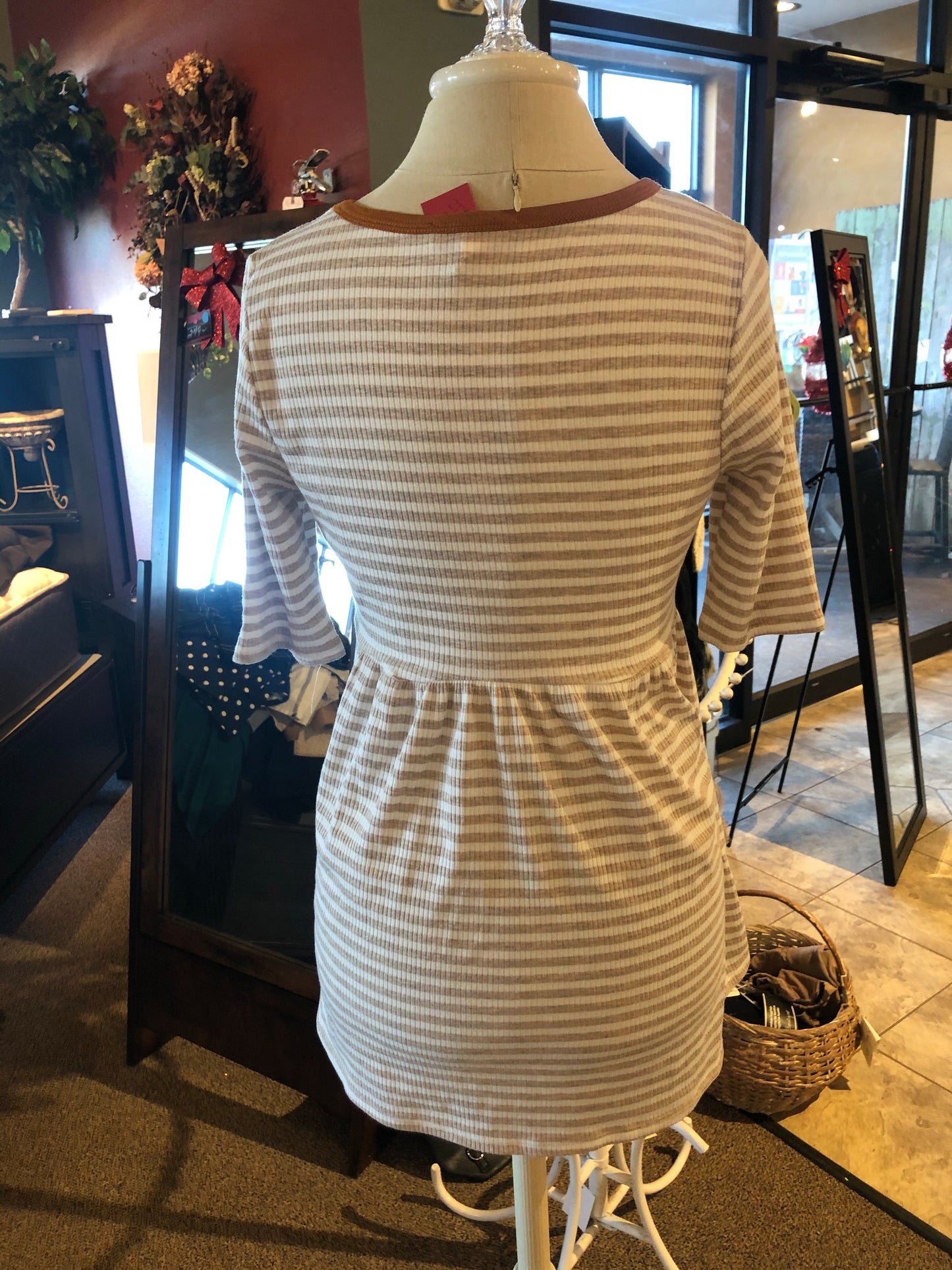 Tan fitted T-shirt