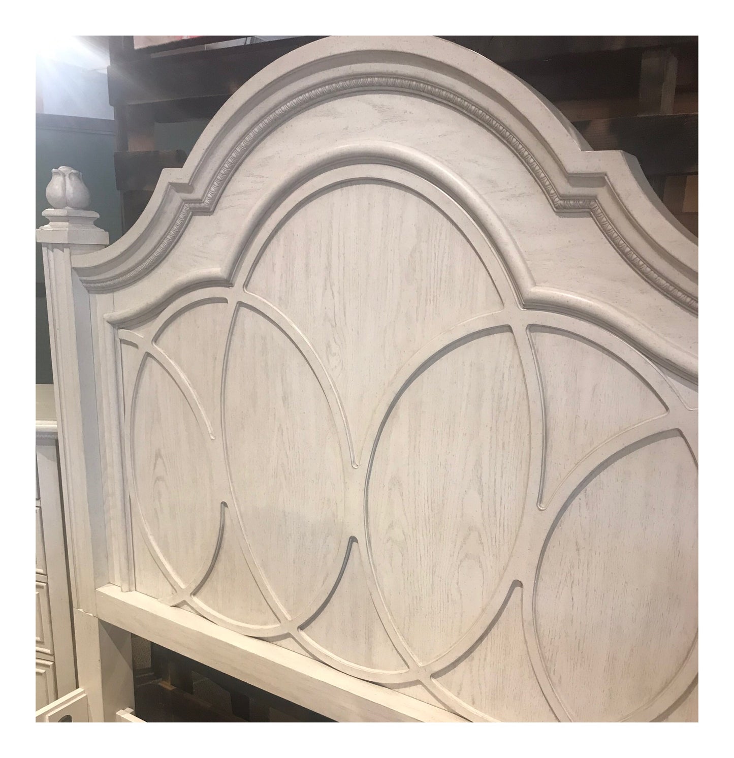 Antique White Queen Bed