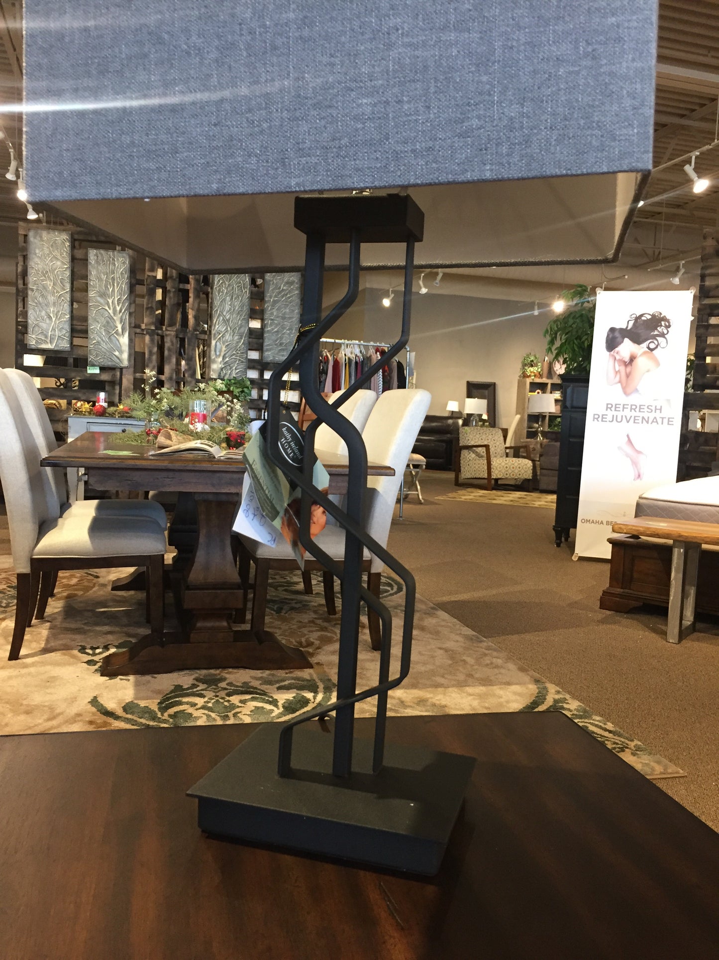 Black Metal Accent Lamp