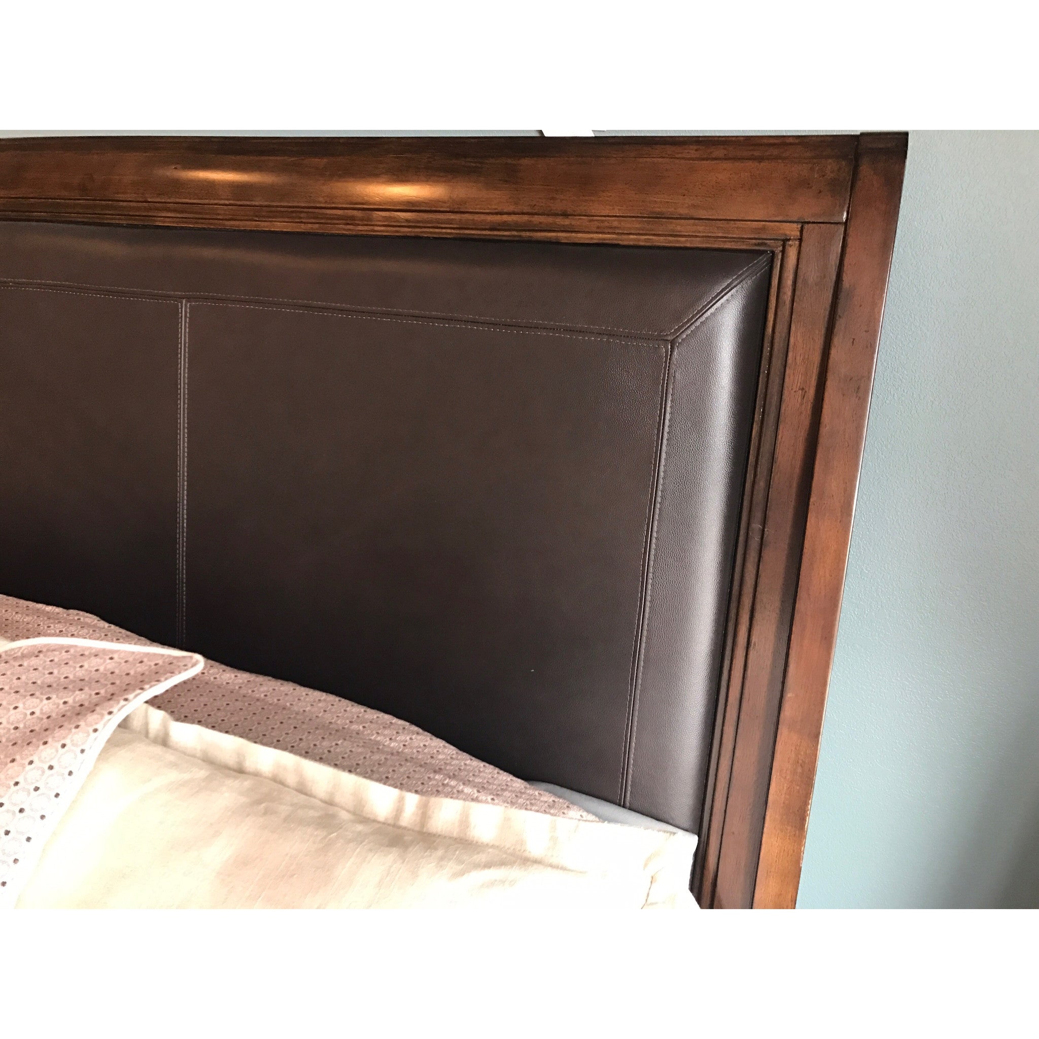 Cosmopolitan Queen Sleigh Bed