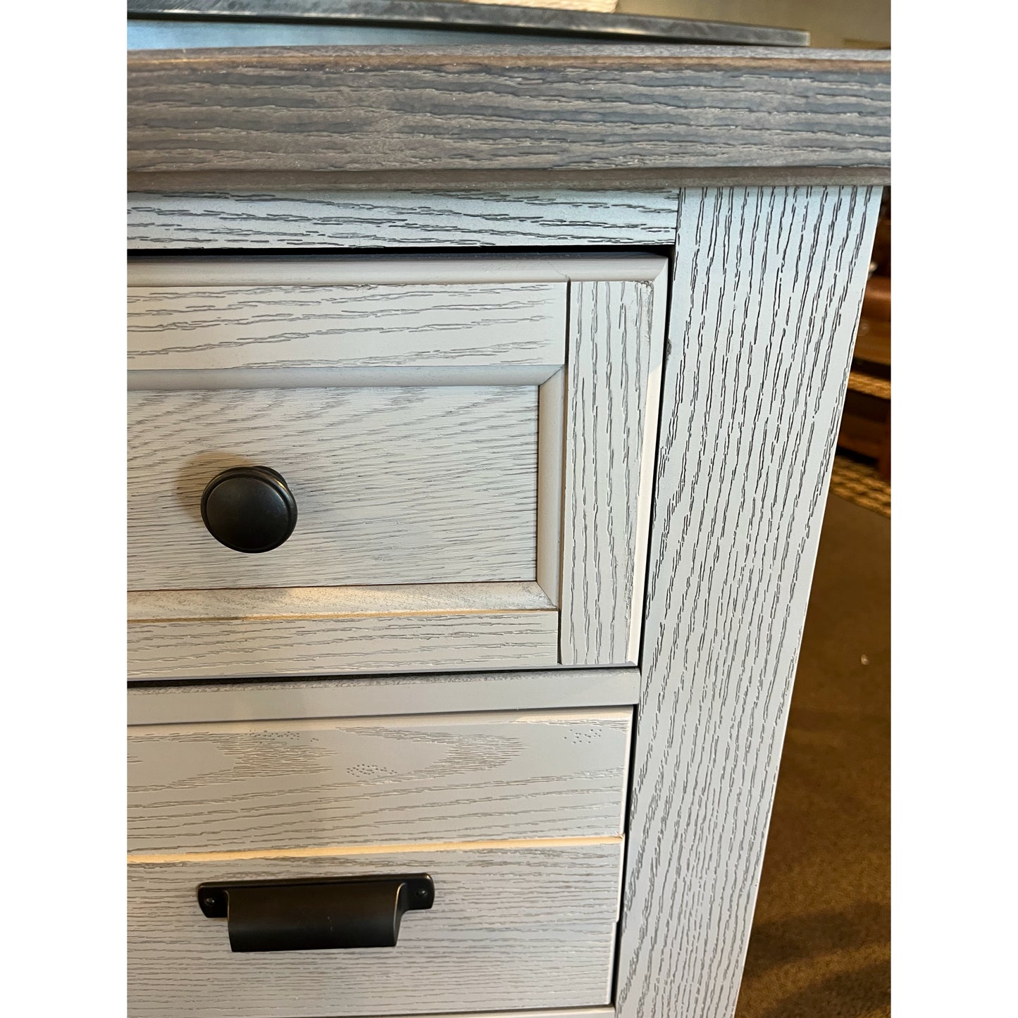 Bungalow Collection Chest